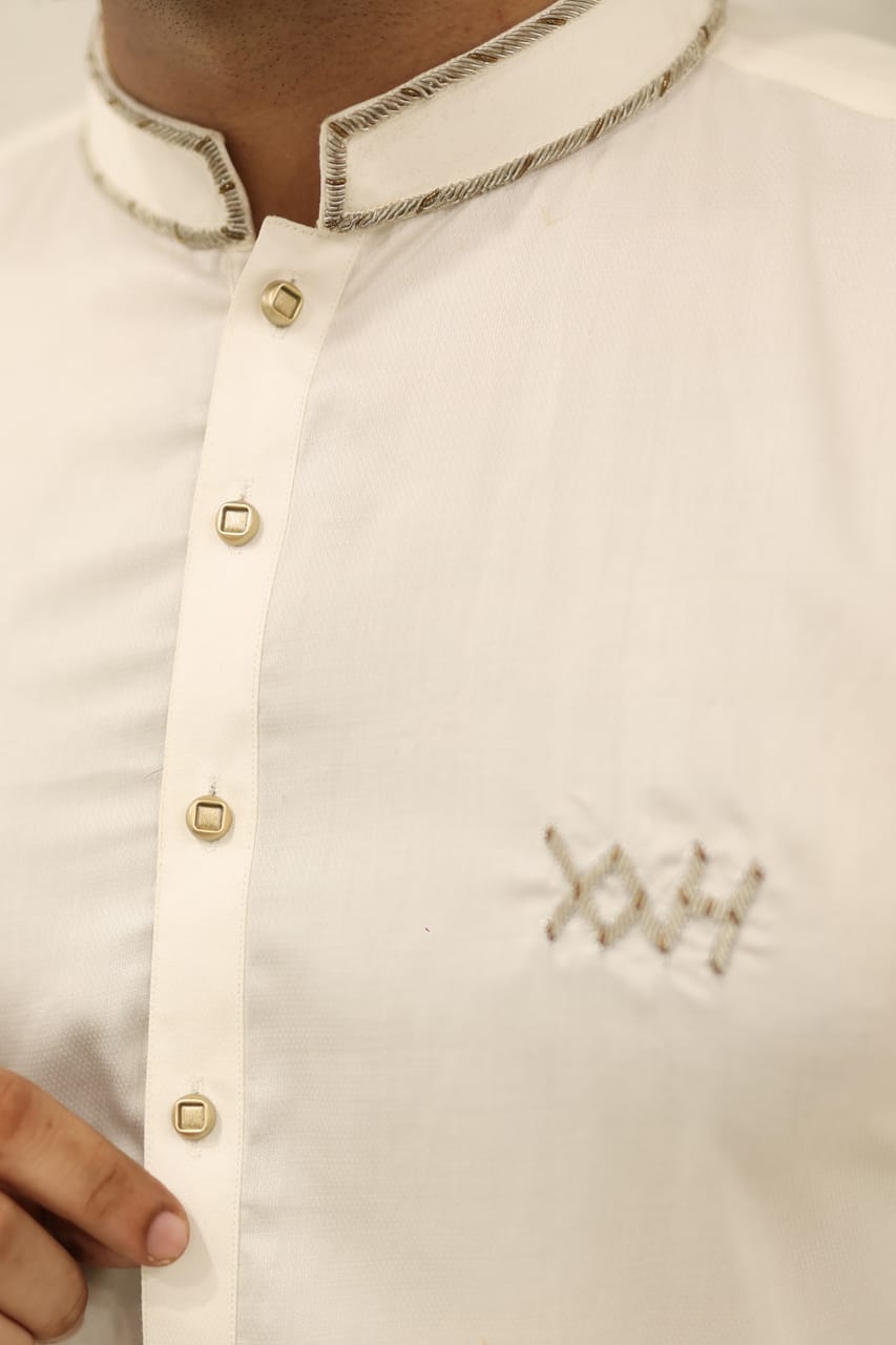 Off white texture kurta pajama lace Embroidery collar and logo style