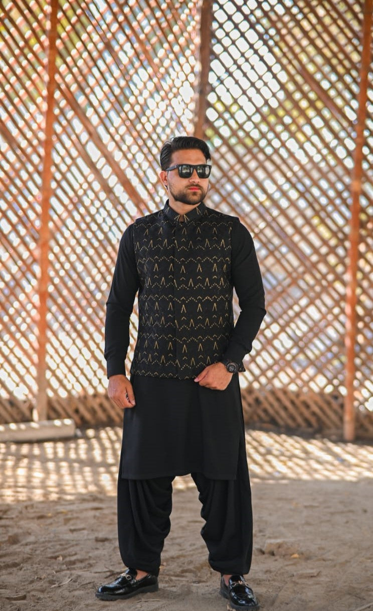 Black and gold patterned embroidary dress