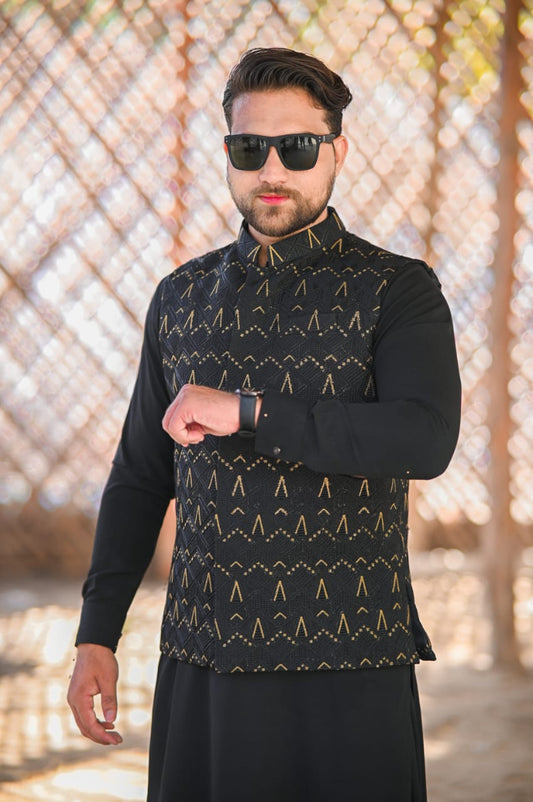 Black and gold patterned embroidary dress