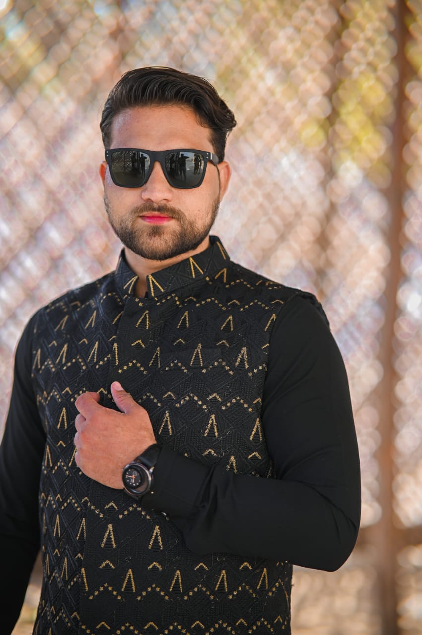 Black and gold patterned embroidary dress